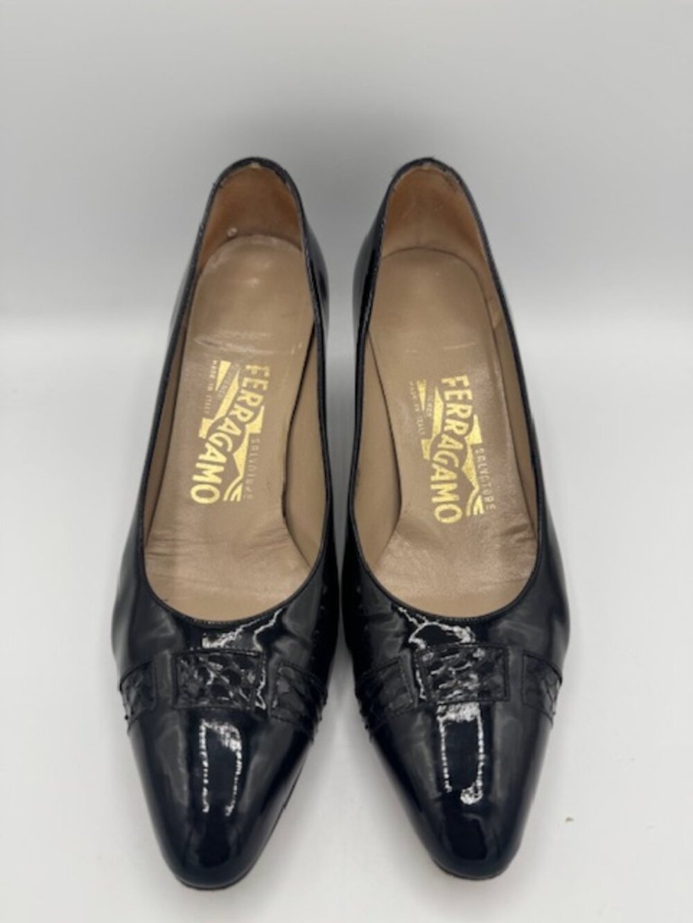 Vintage Salvatore Ferrgamo Italian Made Black Patent Leather Pumps Size 7